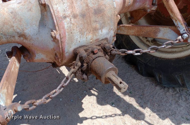 image for item DQ7181 1947 Ford 2N tractor