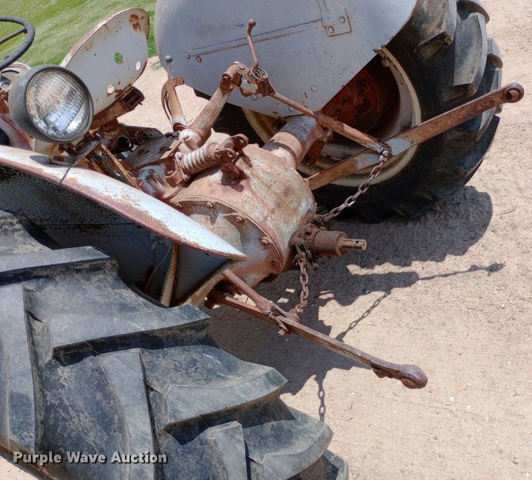 image for item DQ7181 1947 Ford 2N tractor