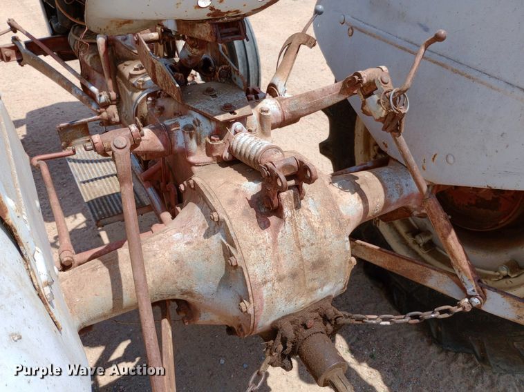 image for item DQ7181 1947 Ford 2N tractor