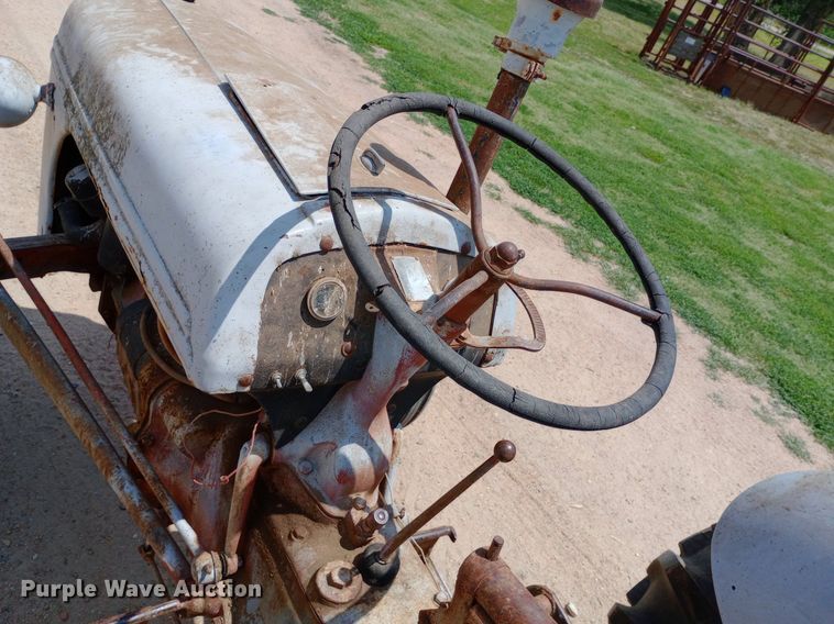 image for item DQ7181 1947 Ford 2N tractor