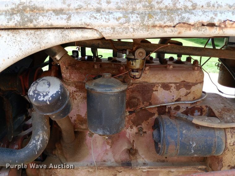 image for item DQ7181 1947 Ford 2N tractor