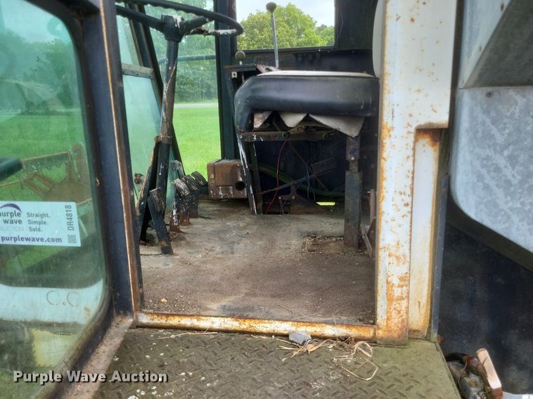 image for item DR4818 Allis-Chalmers Cleaner K combine