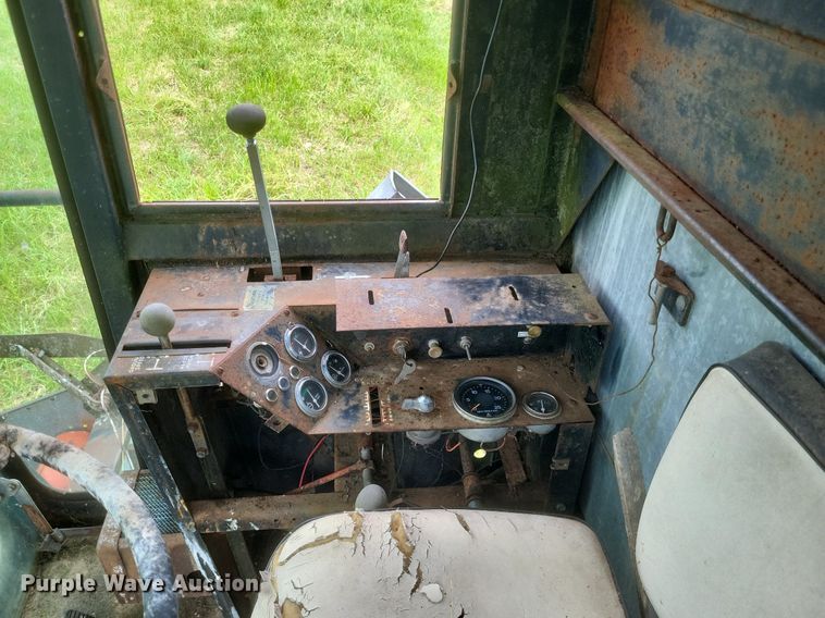 image for item DR4818 Allis-Chalmers Cleaner K combine