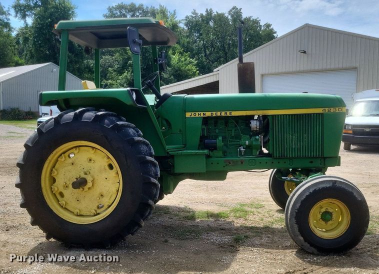 image for item DR4833 1974 John Deere  4230 tractor
