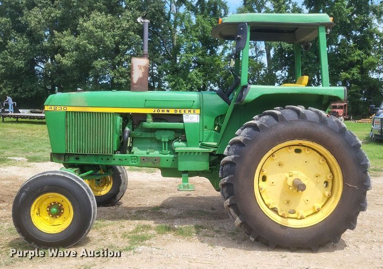 image for item DR4833 1974 John Deere  4230 tractor