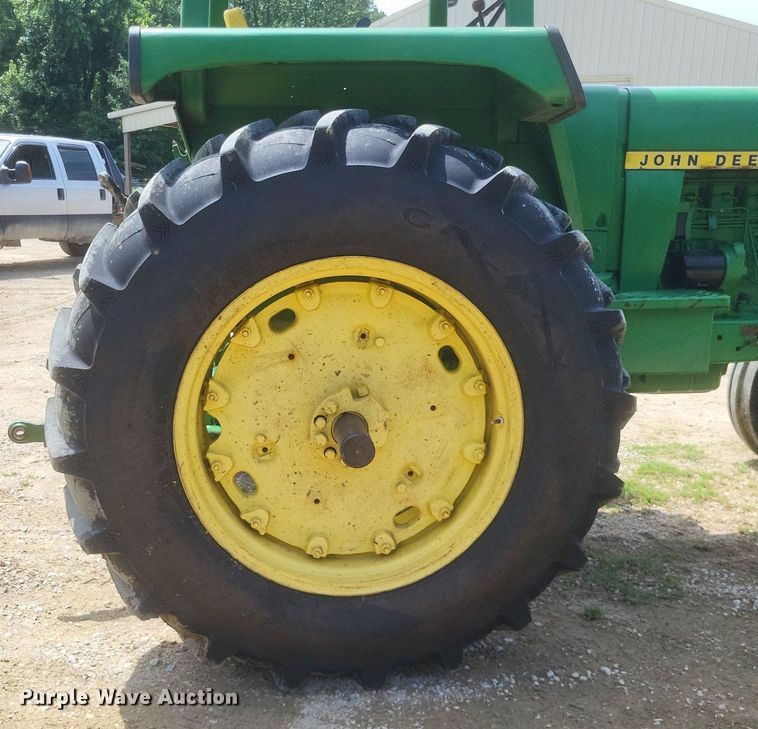 image for item DR4833 1974 John Deere  4230 tractor