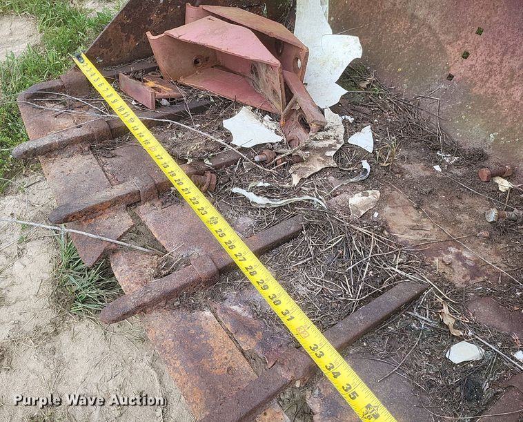 image for item DR4845 Loader 