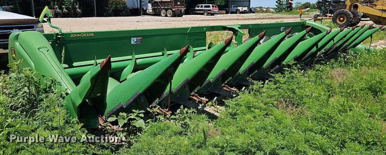 image for item DR8637 2009 John Deere 612C corn head