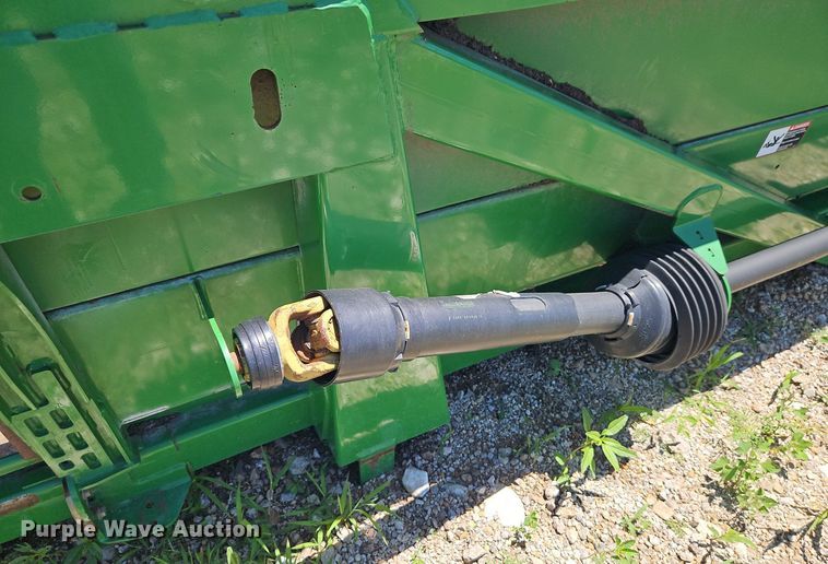 image for item DR8637 2009 John Deere 612C corn head