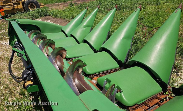image for item DR8637 2009 John Deere 612C corn head