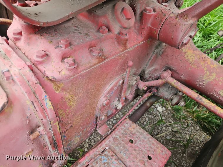 image for item DR8673 Ford tractor