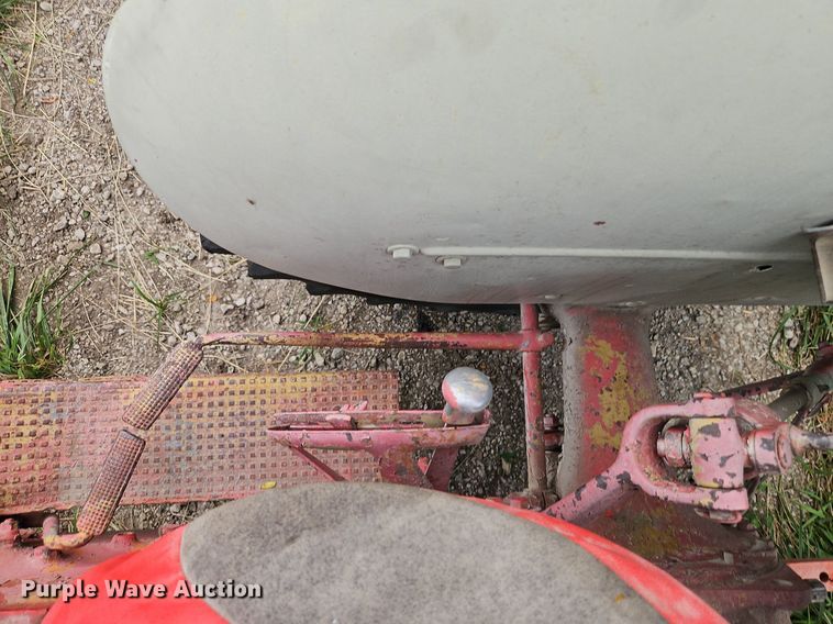 image for item DR8673 Ford tractor