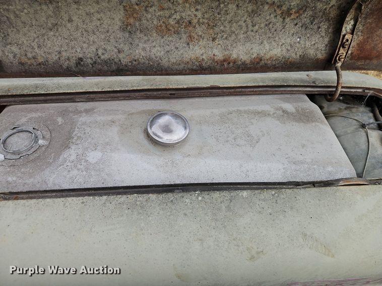 image for item DR8673 Ford tractor