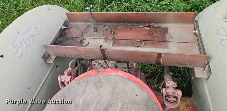 image for item DR8673 Ford tractor