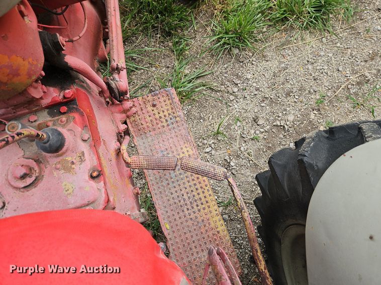 image for item DR8673 Ford tractor