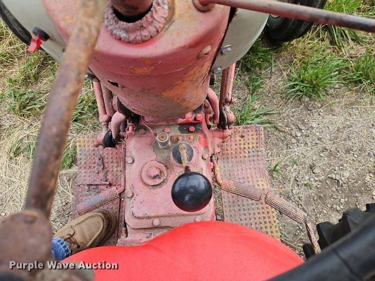 image for item DR8673 Ford tractor