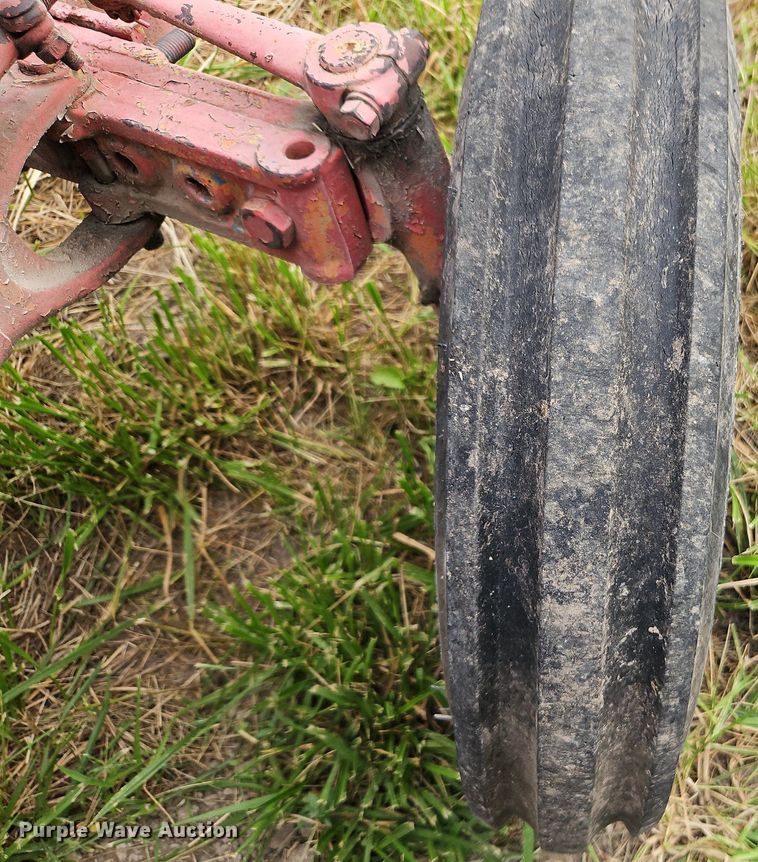 image for item DR8673 Ford tractor