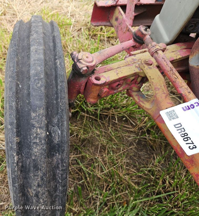 image for item DR8673 Ford tractor