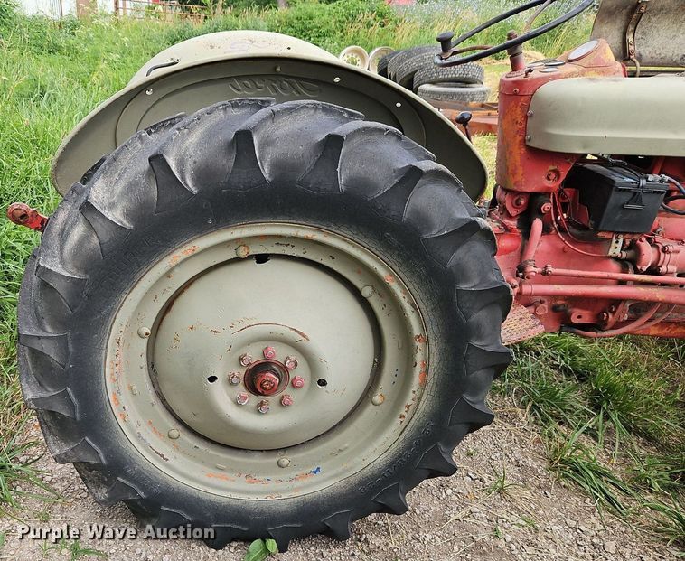 image for item DR8673 Ford tractor