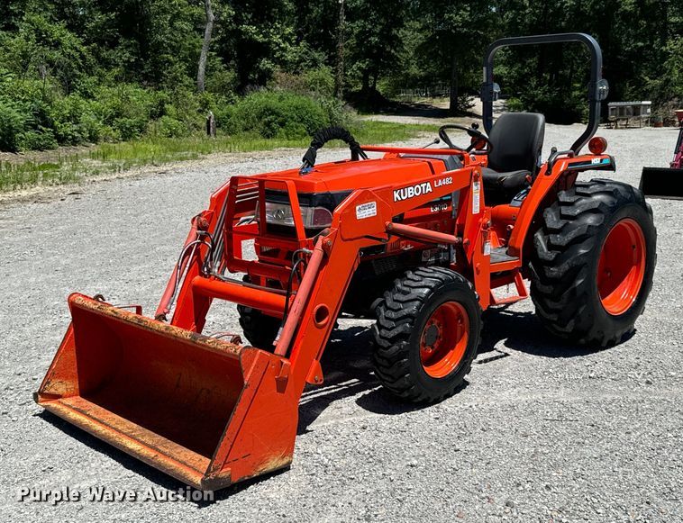 image for item DX0733 Kubota L3010D MFWD tractor