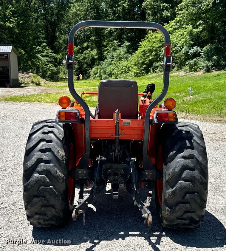 image for item DX0733 Kubota L3010D MFWD tractor