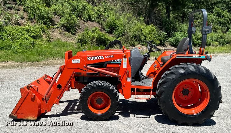 image for item DX0733 Kubota L3010D MFWD tractor