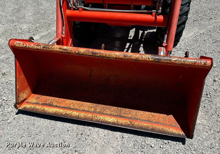 image for item DX0733 Kubota L3010D MFWD tractor