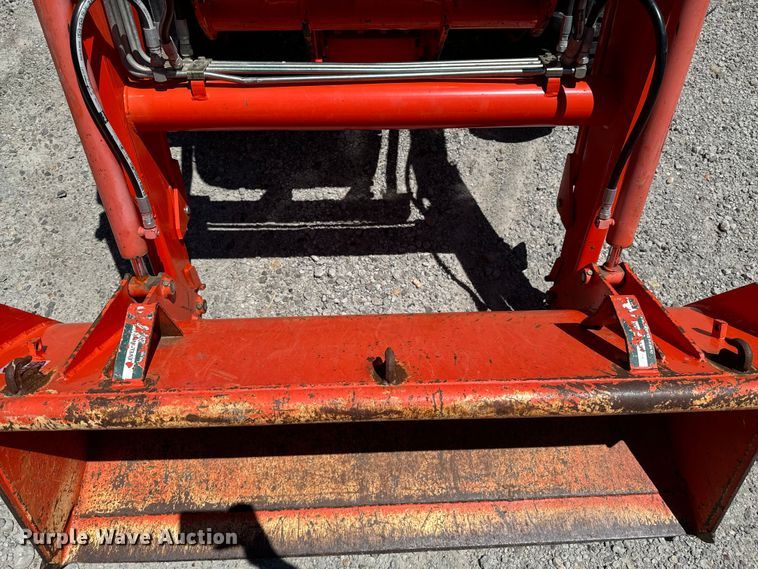 image for item DX0733 Kubota L3010D MFWD tractor
