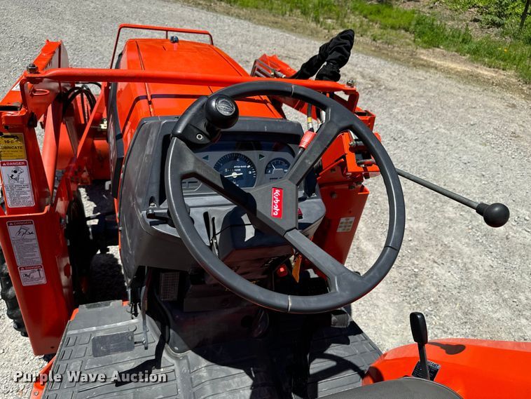 image for item DX0733 Kubota L3010D MFWD tractor