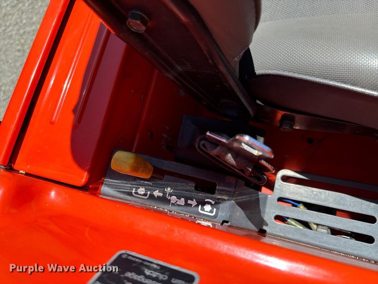 image for item DX0733 Kubota L3010D MFWD tractor