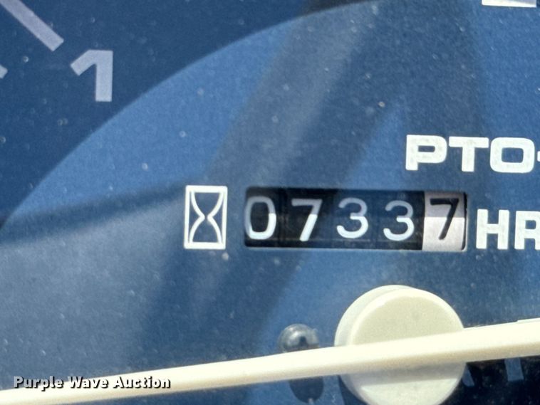 image for item DX0733 Kubota L3010D MFWD tractor