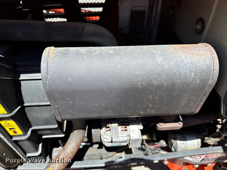 image for item DX0733 Kubota L3010D MFWD tractor