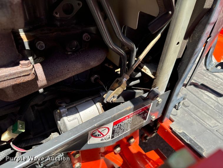 image for item DX0733 Kubota L3010D MFWD tractor