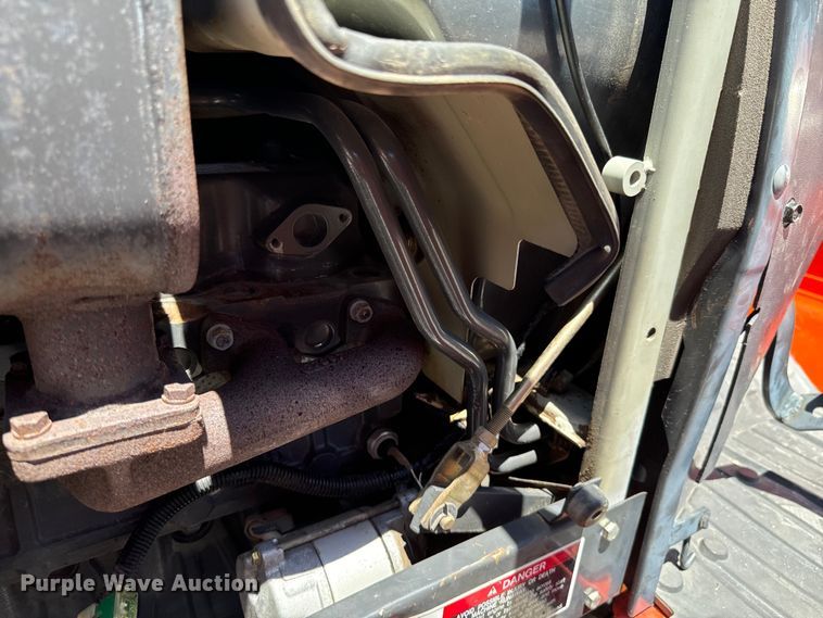 image for item DX0733 Kubota L3010D MFWD tractor