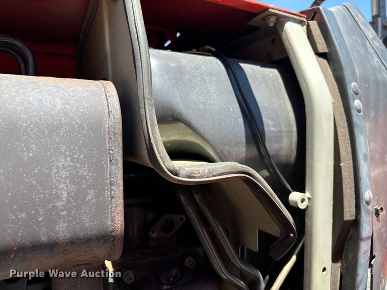 image for item DX0733 Kubota L3010D MFWD tractor