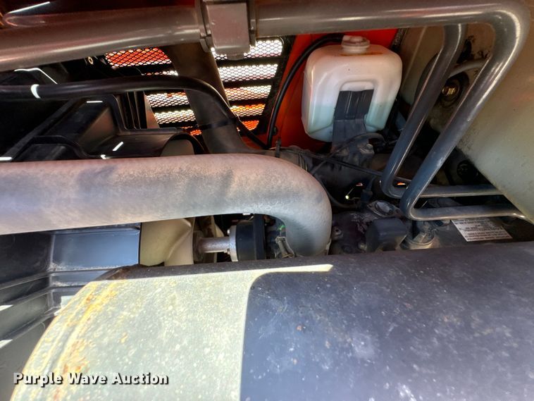 image for item DX0733 Kubota L3010D MFWD tractor