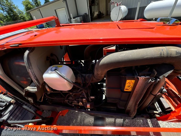 image for item DX0733 Kubota L3010D MFWD tractor