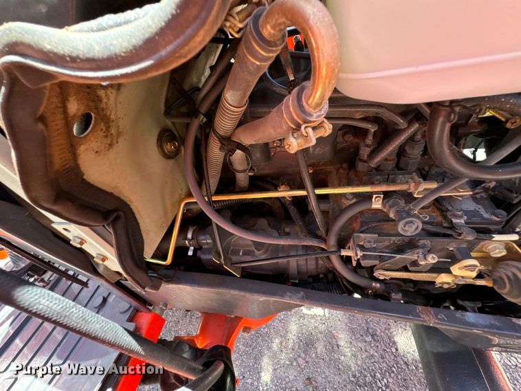 image for item DX0733 Kubota L3010D MFWD tractor