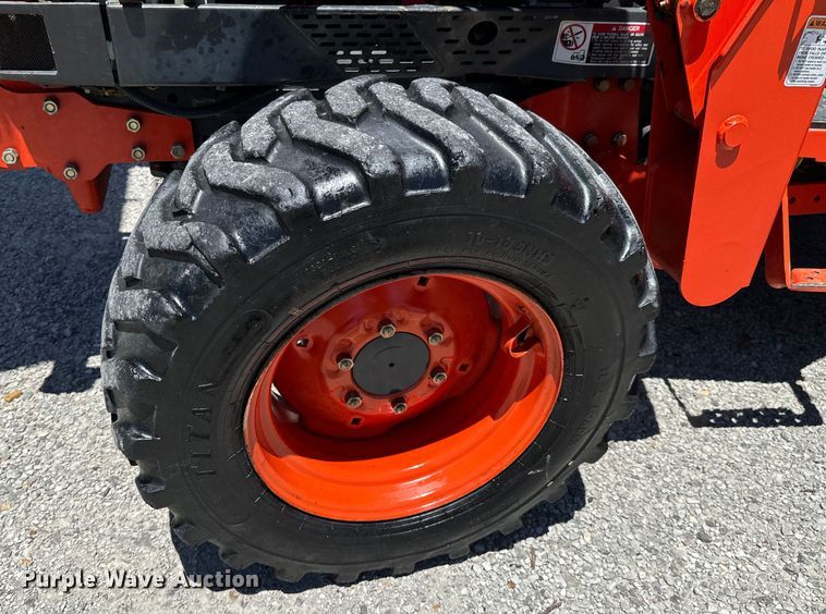 image for item DX0733 Kubota L3010D MFWD tractor