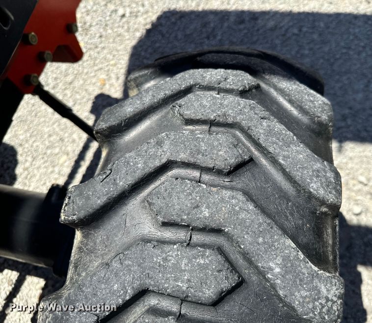 image for item DX0733 Kubota L3010D MFWD tractor