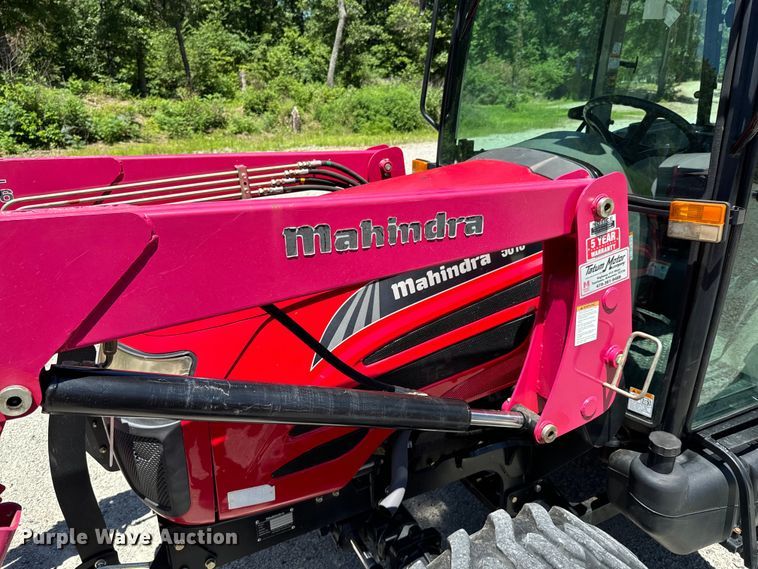 image for item DX0734 2012 Mahindra 5010 tractor