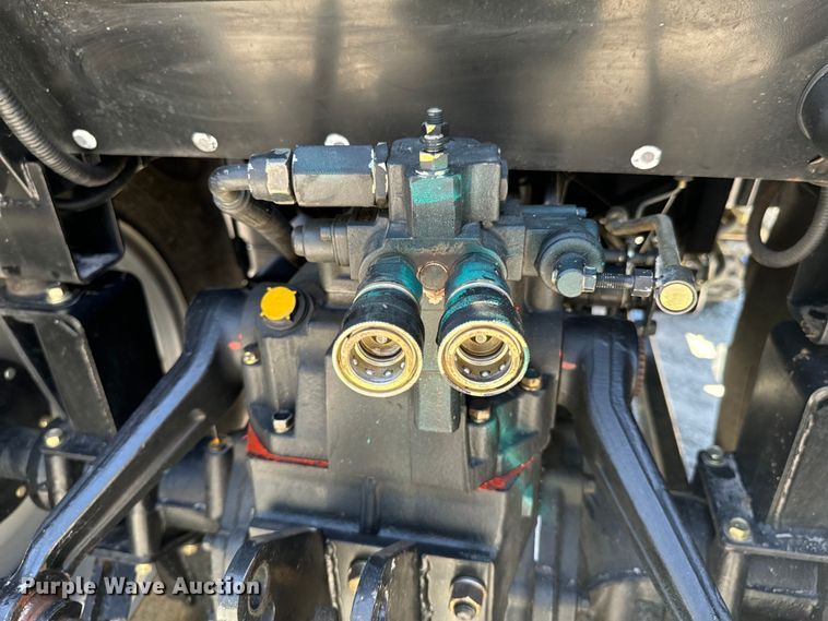 image for item DX0734 2012 Mahindra 5010 tractor