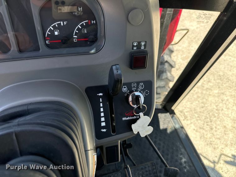 image for item DX0734 2012 Mahindra 5010 tractor