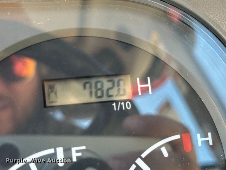 image for item DX0734 2012 Mahindra 5010 tractor