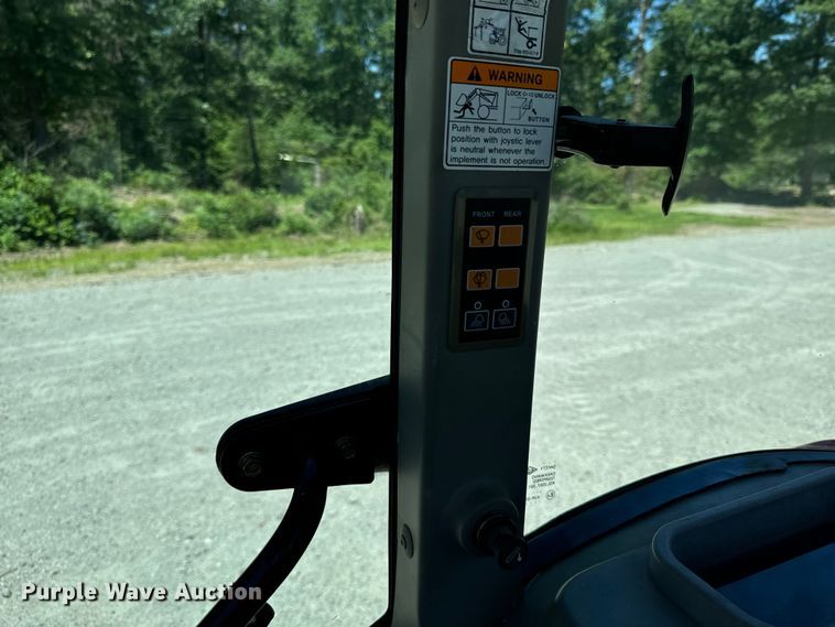 image for item DX0734 2012 Mahindra 5010 tractor