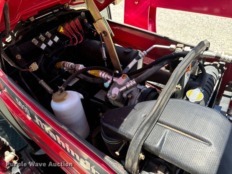 image for item DX0734 2012 Mahindra 5010 tractor