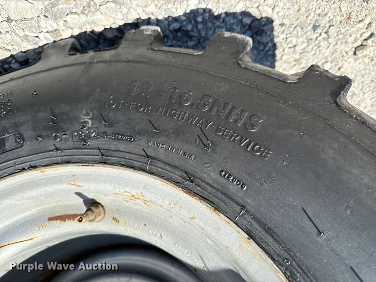 image for item DX0734 2012 Mahindra 5010 tractor