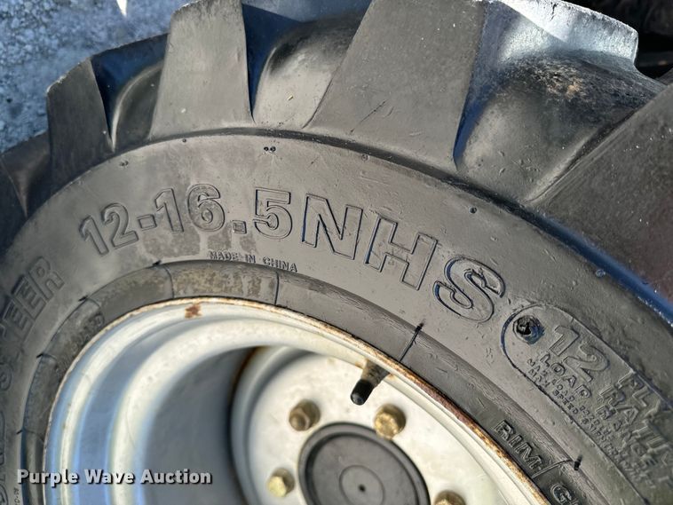 image for item DX0734 2012 Mahindra 5010 tractor