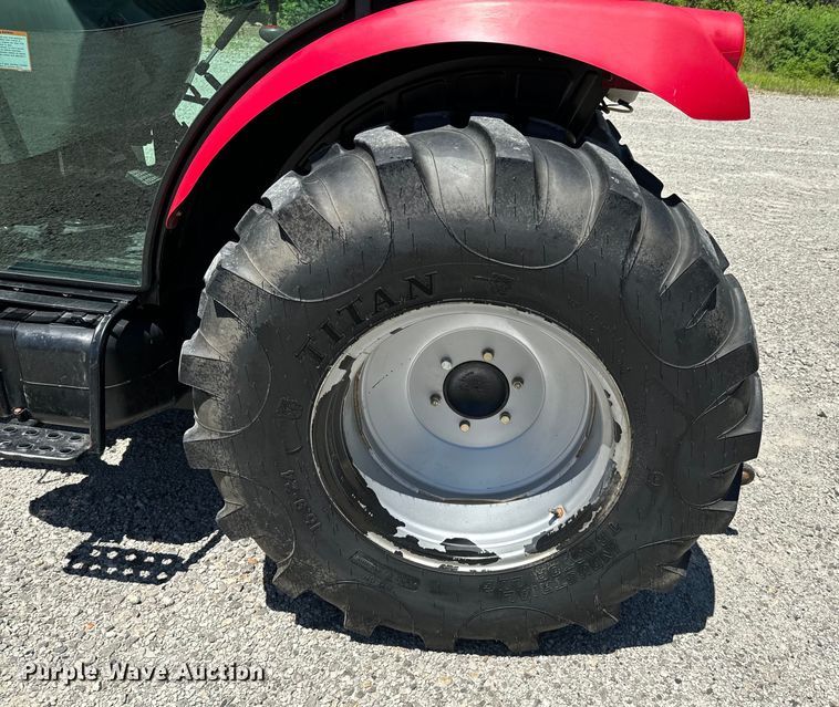 image for item DX0734 2012 Mahindra 5010 tractor