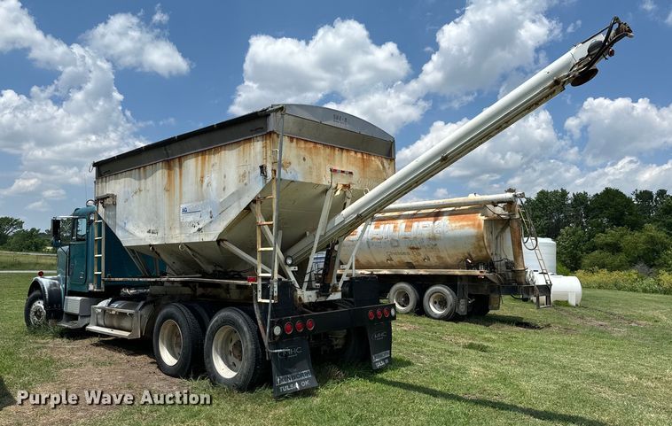 image for item DX0769 1986 Freightliner FLC feed delivery truck